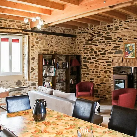 Casa vacanze Gorgeous In Saint-priest-les-fouge Le Bourdoux